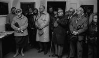 Zahájení výstavy a hosté přehlídky v muzeu Vysoké nad Jizerou, pí. Ďoubalíková, L. Němec, p. Hásek, 1985