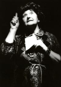 Hronov, Ludmila Cápková, Paní Nasmelilová kupuje starožitnosti, CP Jiráskův Hronov 1999