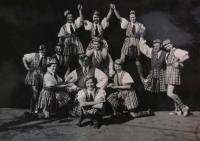 Praha-Kobylisy, Lidové divadlo, Hrom do tety, 1938