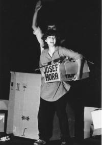 Brno, Nepojízdná housenka, Horování, 1983