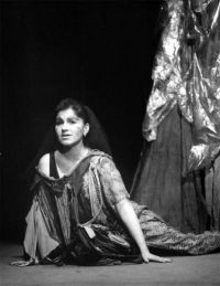 Praha-Holešovice, DS Dovejvrtky, Veronika Valíková – Josef Hejna: Mlhou za štěstím, 1993