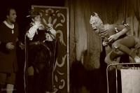 Praha-Holešovice, Ty-já-tr/NAČERNO, Stráže! Stráže!, 2010