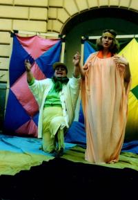 Praha, Esence, Láska ke třem pomerančům, KP Karlínská tříska 2001