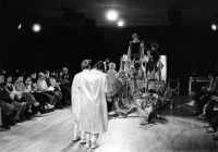 Praha, Doprapo: Groteska, 1985