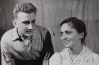 Praha-Žižkov, Žižkovské divadlo OB, Žena - Láska, na snímku Miroslav Moravec, Jitka Srbová, 1954