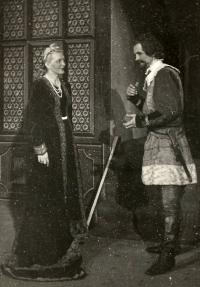 Praha-Kobylisy, Lidové divadlo, Polibek královský, 1949