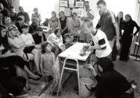 Chrudim, předváděčka semináře I, CP Loutkářská Chrudim 2002