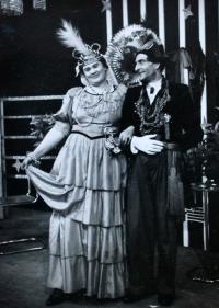 Praha-Kobylisy, Lidové divadlo, Melodie srdcí, 1942