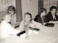 Tatobity, DS Máj, oslavy 120 let souboru, třetí zleva uč. L. Bišická, 1987
