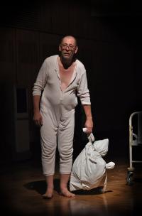 Ostrava, Bílé divadlo, Zde - na ostrém rohraní života... (POSTELE), CP Jiráskův Hronov 2011