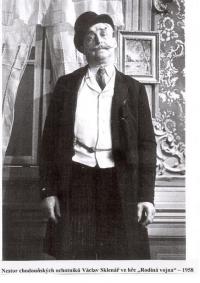 Chodouň, SDO, V. Sklenář ve hře Rodinná vojna, 1958