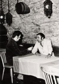 Valašské Meziříčí, 20.mfp, Hruška, redakce Zpravodaje  a Vl. Justl, předseda poroty, 1984