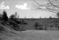 Roudné, Hlediště - místo - bývalého divadla v přírodě pod čp. 11, vybudovaného 1930