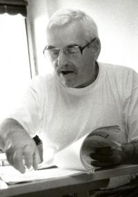 KLÍMA, Miloslav, prof., Jiráskův Hronov 2002