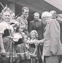15.JH, Zdeněk Nejedlý a děti