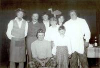 Mladějovice, Skupa, Divotvorný klobouk, 1987