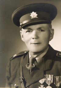 Strašek Josef, v četnické uniformě asi 1947