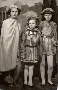 Bílá Třemešná, školní soubor, O slunečníku, měsíčníku a větrníku, 1958