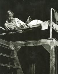 Hronov, MAJ, Neapol město milionů, 1957