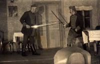 Zahrádka, Hasiči, Dámy a husaři, 1958