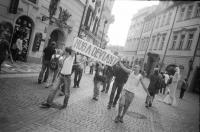 Český Krumlov, Drag Addicts, Obejmi devianta, 2011