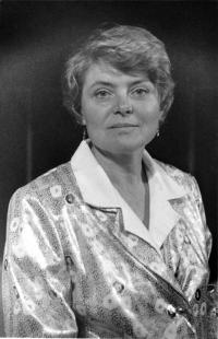 NERADOVÁ, Marie, Bystřice u Benešova, Rajčatům se letos nedaří, 1992