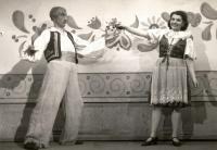 Praha-Kobylisy, Lidové divadlo, Věrni zůstaneme, 1945