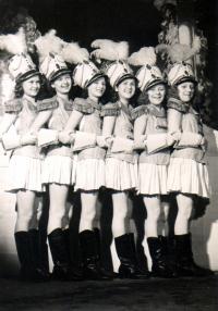 KUČERA, Bohumil, neidentifikovaný soubor, Modrý husar, 40. léta 20. stol.