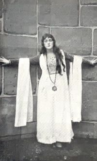 Náchod, SDO, herečka SDO Máňa Nesládková v Gerovi Ústředního souboru ÚMDOČ, 1931