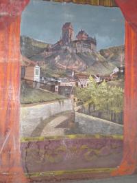 Holetín, sál hostince, opona, Karlštejn, před 1921, detail střed.