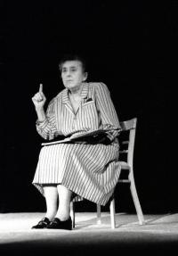 Praha, Máj, Jaroslava Mikešová, Dášeňka, NP seniorského divadla Kroměříž 1998