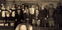 Zahrádka, Hasiči, Dámy a husaři, 1958