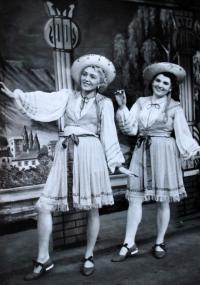 Praha-Kobylisy, Lidové divadlo, Petříček a Pavlíček, 1942