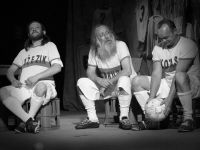 Kostelec nad Orlicí, Černí šviháci, Bílí andělé pijí tesavelu, 2006