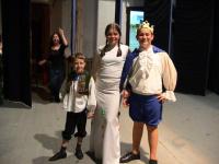 Dobrovice, Dobrovít, Divoké labutě, 2004