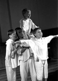 Ostrov nad Ohří, DDS Hop-hop ZUŠ, Obrazy ze života Acylpyrínků, JH 1996