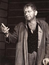 Hronov, MAJ, Tvrdohlavá žena, 1953