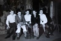 Praha-Kobylisy, Lidové divadlo, Okolo rybníka, 1941