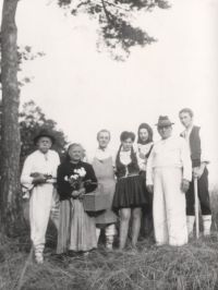 Úvalno, DS, Lešetínský kovář, 1956