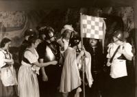 Zvoleněves, Sokol, Království pro draka, 2000