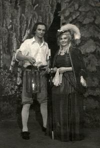 Praha-Kobylisy, Lidové divadlo, Lucerna, 1945