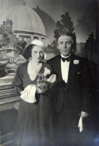 Pečky, Tyl, Táta dlouhán, 1933