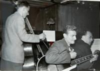 Chrudim, Jednotný klub pracujících, Opustíš-li mne