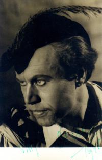 Praha, Dramatické studio ČIN, Déda Papež, 1945