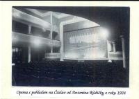 Čáslav, Hlediště divadla s oponou