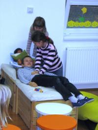 Kyjovice, ZŠ, členové kroužku při zkoušce, 2009