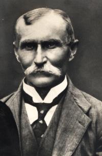 Bernartice nad Odrou, Albín Kunetka, divadelní režisér a organizátor