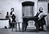 Praha-Kobylisy, Lidové divadlo, Tři lední medvědi, 1944