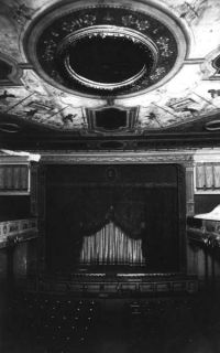 Hradec Králové: Sál Klicperova divadla.