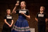 Frgál na nitkách Brno, bří Mrštíkové, Františka Jelínková a kol.: Maryška, Císařovy nové šaty 2025